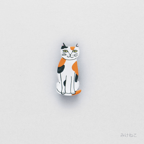 emoemo×toumei バッジ　みけねこ