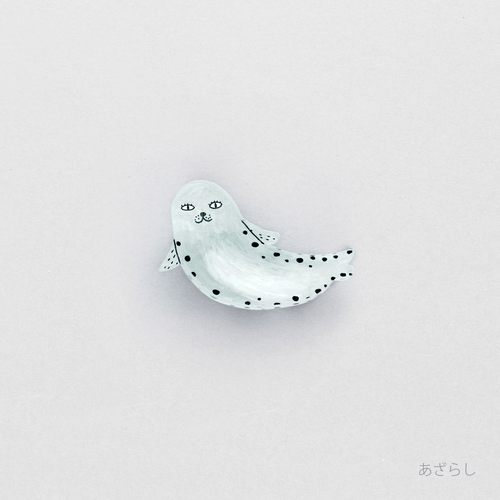 emoemo×toumei バッジ　あざらし