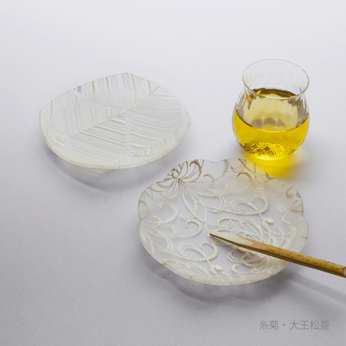 伊と幸  絹織物 まめざら 11cm 糸菊・大王松菱